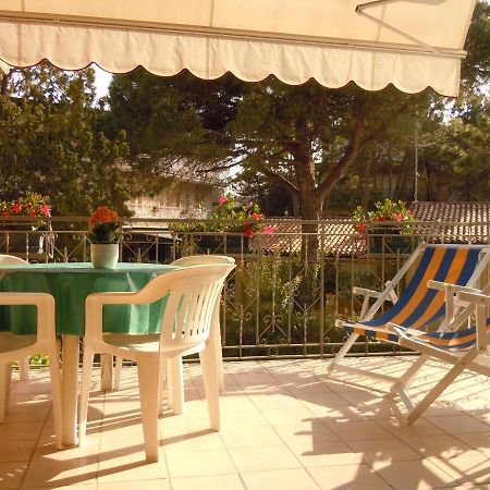 Villa Adria Lignano Sabbiadoro Buitenkant foto